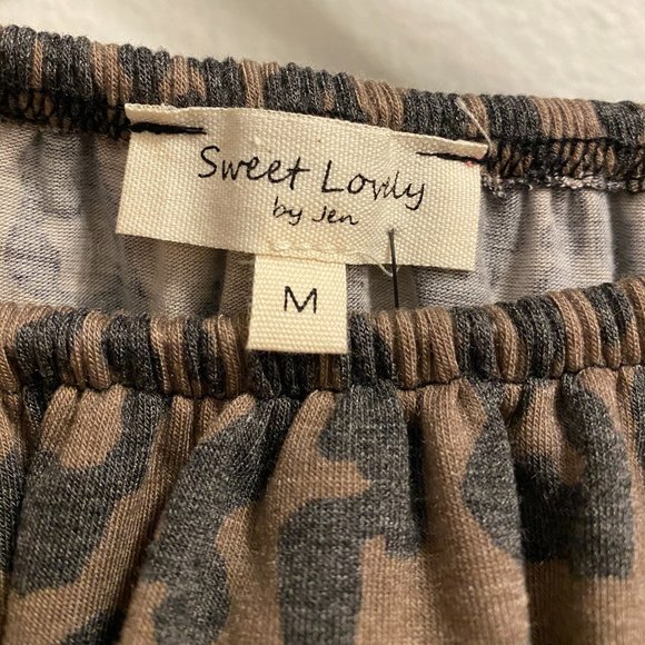 Off The Shoulder Leopard Romper - Picture 5 of 5